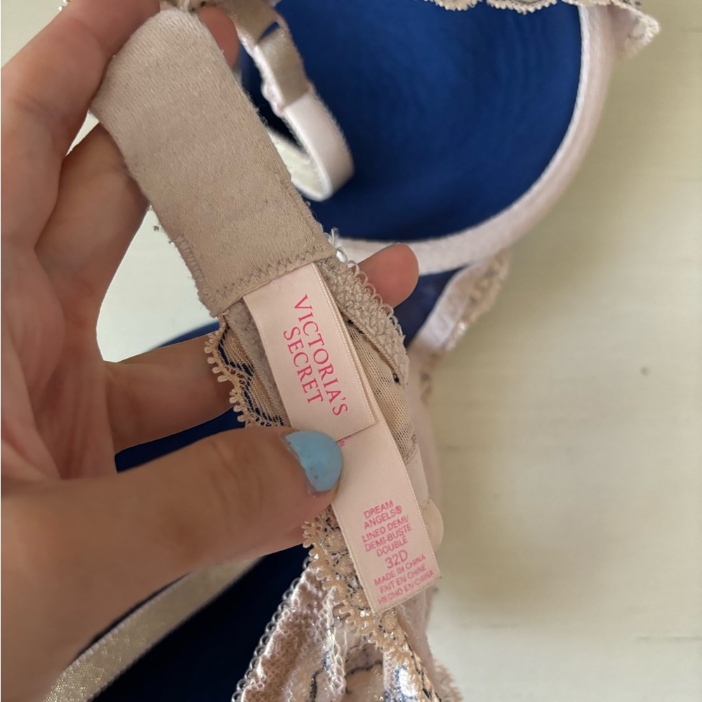 Victoria’s secret navy blue and cream lace dream angels lined demi bra 32D - Picture 6 of 6